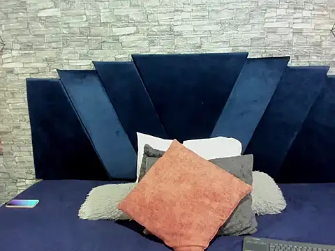 LizzRouse online show from 09/27/25, 10:48