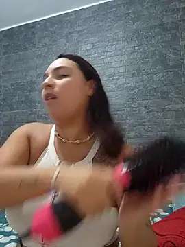 LizzRouse online show from 12/15/25, 05:06