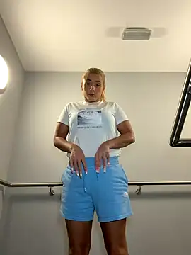 Strongqueen online show from 10/10/25, 09:14