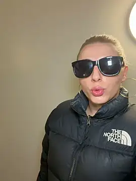 Strongqueen online show from 12/21/25, 04:58