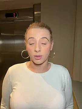 Strongqueen online show from 01/08/26, 09:17