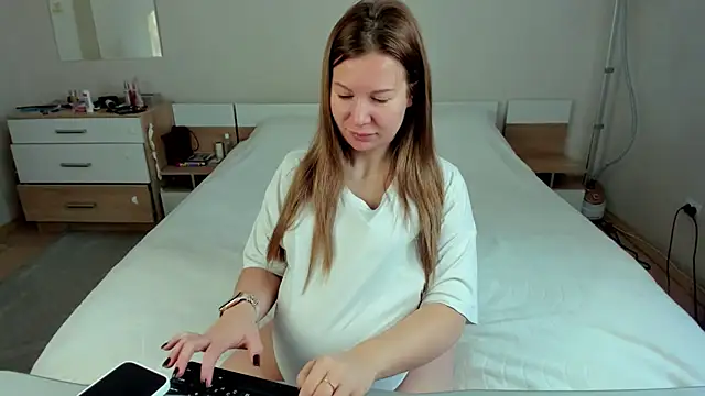 stella vestal online show from 02/03/25, 04:04