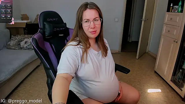 stella vestal online show from 04/18/26, 04:27