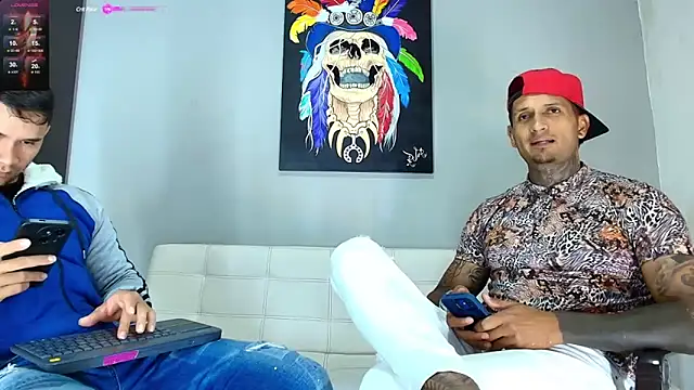 Snapshot of GendersonFit chatting on 02/21/25, 01:22 GendersonFit online show from 02/21/25, 01:22