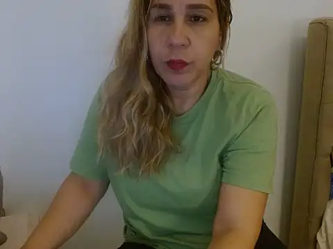 vanessahayeck online show from 01/07/25, 03:23