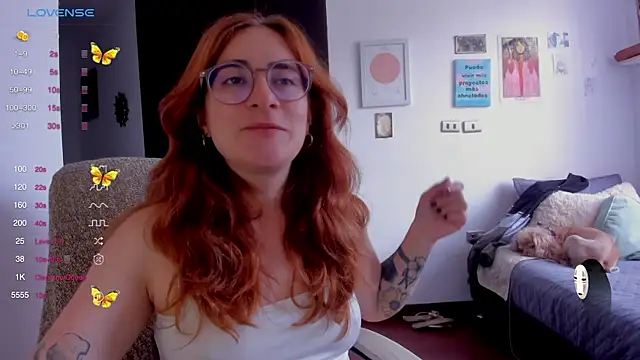 linda giggle online show from 12/24/24, 02:33