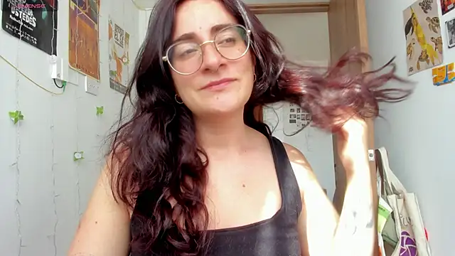 linda giggle online show from 10/15/25, 01:44