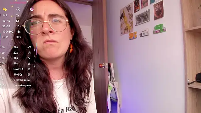 linda giggle online show from 10/17/25, 03:25