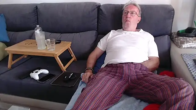 Nudelschwanz online show from 05/01/26, 01:37