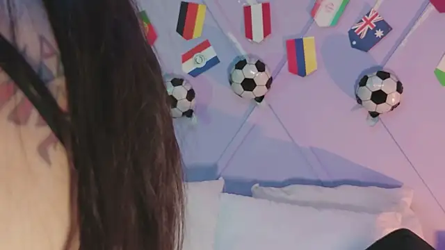 emmajohnss online show from 07/12/26, 03:52
