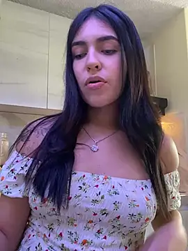 Snapshot of DaphneUwu chatting on 12/10/24, 05:44 DaphneUwu online show from 12/10/24, 05:44