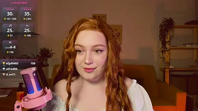 Snapshot of Sofy_Benson chatting on 12/11/24, 01:28 Sofy Benson online show from 12/11/24, 01:28