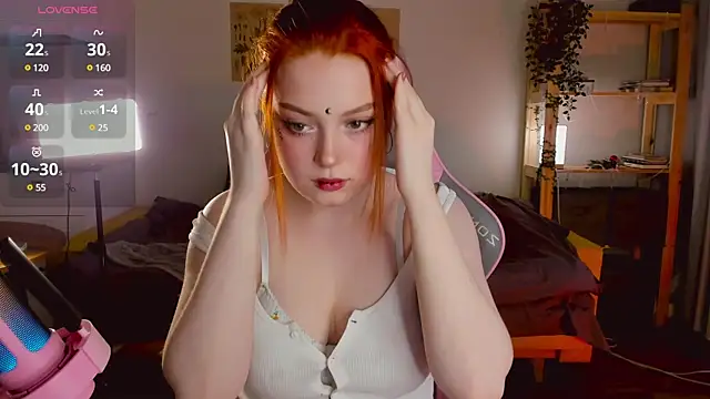 Snapshot of Sofy_Benson chatting on 02/18/25, 02:06 Sofy Benson online show from 02/18/25, 02:06