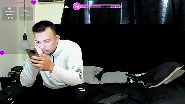 Snapshot of lissandthor13 chatting on 01/21/25, 03:43 lissandthor13 online show from 01/21/25, 03:43