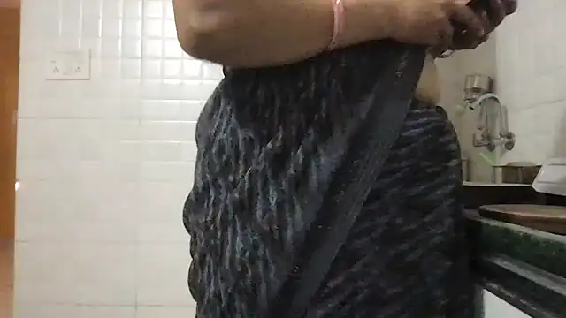 Riyasingh9 online show from 01/31/25, 04:03