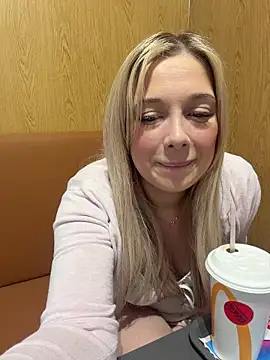 CherryAuroraa online show from 03/15/26, 10:43