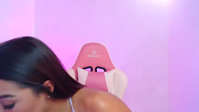 GiltRosebush online show from 03/12/25, 04:02