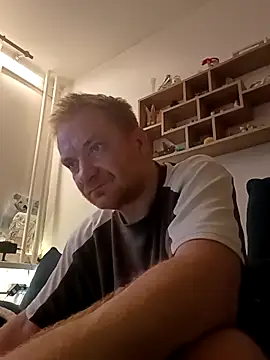 82liska online show from 03/12/26, 05:08