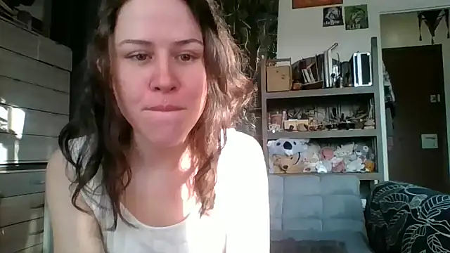 SuzieWanKenobi online show from 12/04/24, 01:53
