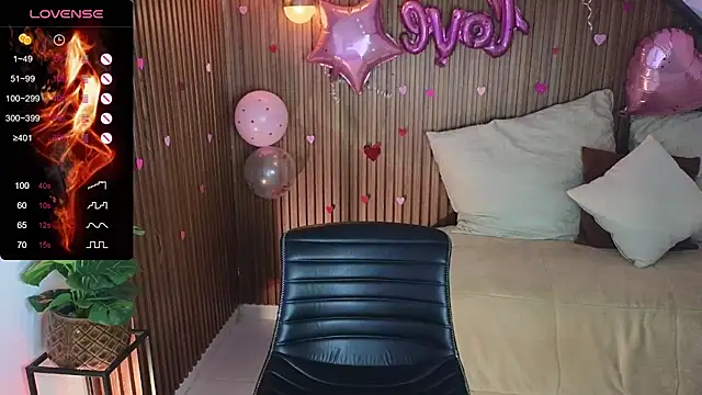 Snapshot of AmelieAxie chatting on 02/15/25, 03:52 AmelieAxie online show from 02/15/25, 03:52