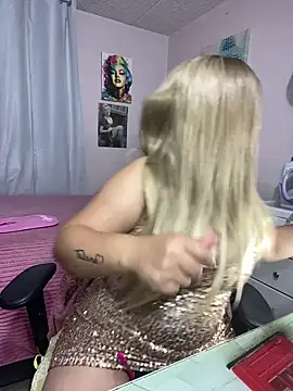 Snapshot of Melissa_Bianco chatting on 12/14/24, 05:18 Melissa Bianco online show from 12/14/24, 05:18