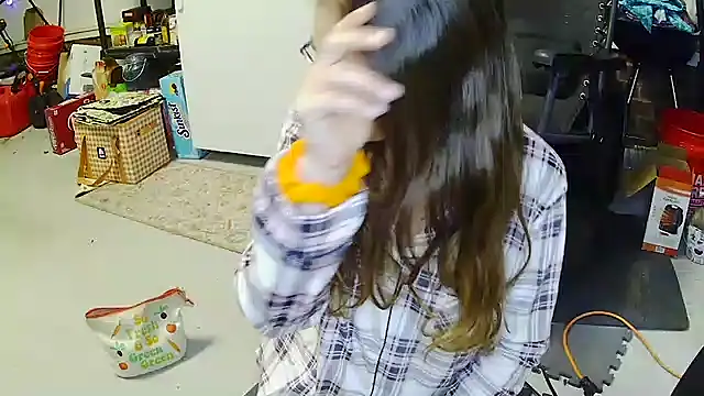 Dakota 02 online show from 10/27/25, 12:20