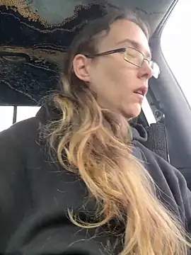 Dakota 02 online show from 11/26/25, 03:02