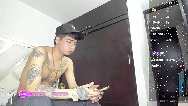 Snapshot of zack_isaac777 chatting on 12/21/24, 05:25 zack isaac777 online show from 12/21/24, 05:25