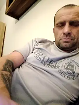 Snapshot of Roman0798 chatting on 12/18/24, 03:15 Roman0798 online show from 12/18/24, 03:15