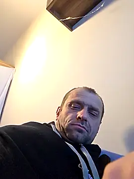 Snapshot of Roman0798 chatting on 10/24/25, 05:26 Roman0798 online show from 10/24/25, 05:26