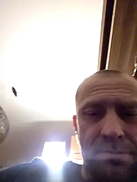 Snapshot of Roman0798 chatting on 11/29/25, 01:19 Roman0798 online show from 11/29/25, 01:19