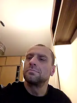 Snapshot of Roman0798 chatting on 12/16/25, 06:29 Roman0798 online show from 12/16/25, 06:29