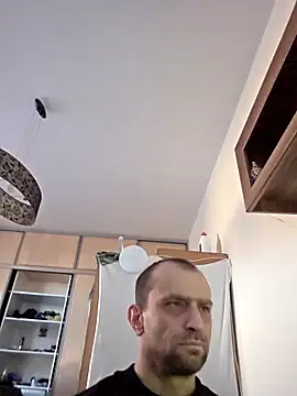 Snapshot of Roman0798 chatting on 12/18/25, 11:38 Roman0798 online show from 12/18/25, 11:38