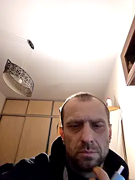 Snapshot of Roman0798 chatting on 12/20/25, 05:09 Roman0798 online show from 12/20/25, 05:09