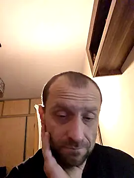 Snapshot of Roman0798 chatting on 12/21/25, 07:15 Roman0798 online show from 12/21/25, 07:15