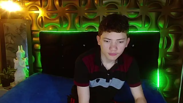 Snapshot of cruz_dante chatting on 03/19/26, 07:18 cruz dante online show from 03/19/26, 07:18