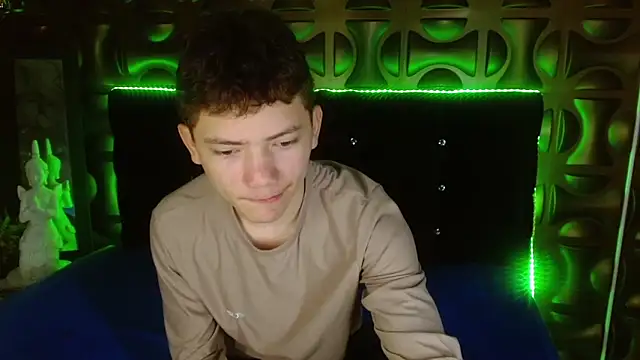 Snapshot of cruz_dante chatting on 03/20/26, 07:19 cruz dante online show from 03/20/26, 07:19