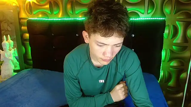 Snapshot of cruz_dante chatting on 03/26/26, 07:19 cruz dante online show from 03/26/26, 07:19