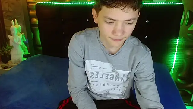 Snapshot of cruz_dante chatting on 03/31/26, 07:14 cruz dante online show from 03/31/26, 07:14