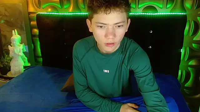 Snapshot of cruz_dante chatting on 04/04/26, 07:11 cruz dante online show from 04/04/26, 07:11