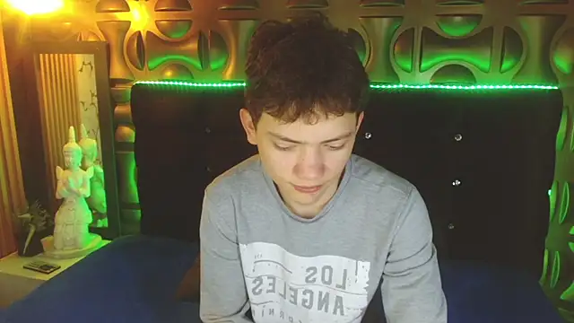 Snapshot of cruz_dante chatting on 04/06/26, 07:04 cruz dante online show from 04/06/26, 07:04