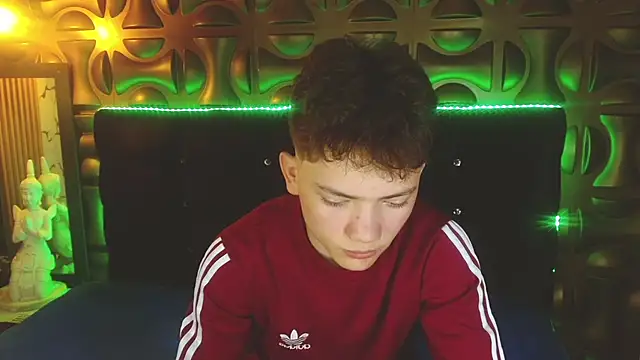 Snapshot of cruz_dante chatting on 04/08/26, 07:03 cruz dante online show from 04/08/26, 07:03