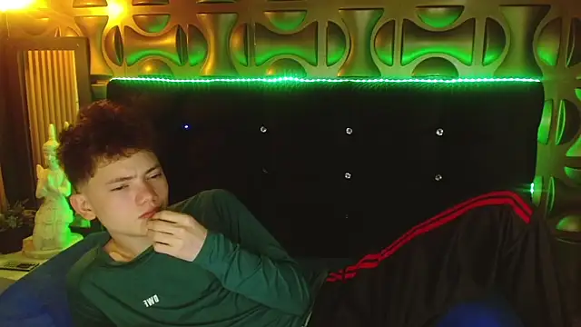 Snapshot of cruz_dante chatting on 04/11/26, 07:18 cruz dante online show from 04/11/26, 07:18