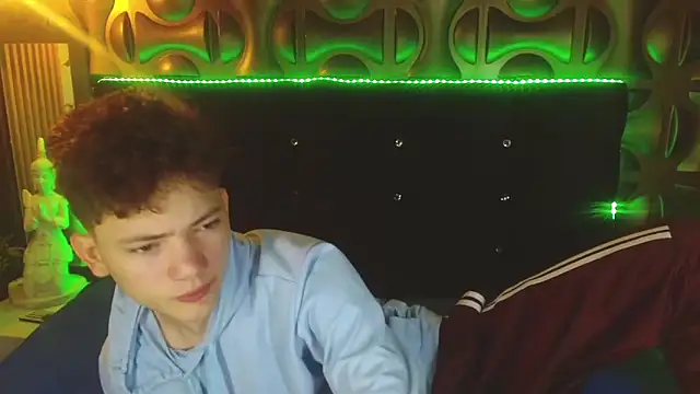 Snapshot of cruz_dante chatting on 04/15/26, 07:10 cruz dante online show from 04/15/26, 07:10