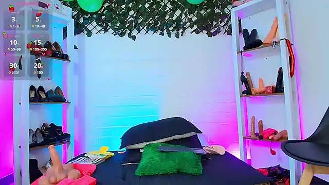 louise nails online show from 04/01/26, 01:41