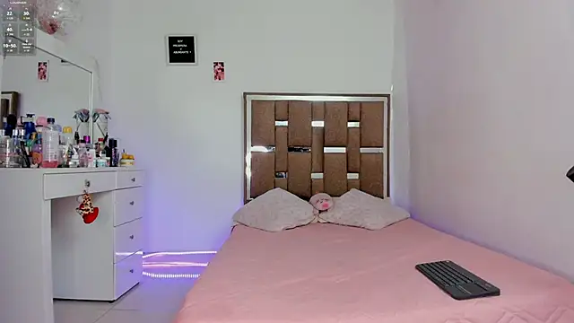 kendall-ewers online show from 11/29/25, 11:19