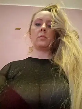 Snapshot of VictoriaMiami chatting on 02/15/26, 12:36 VictoriaMiami online show from 02/15/26, 12:36