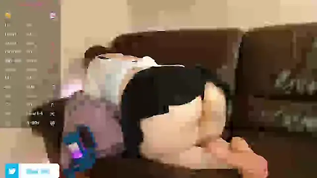 Snapshot of LilithEmber chatting on 12/17/24, 10:54 LilithEmber online show from 12/17/24, 10:54