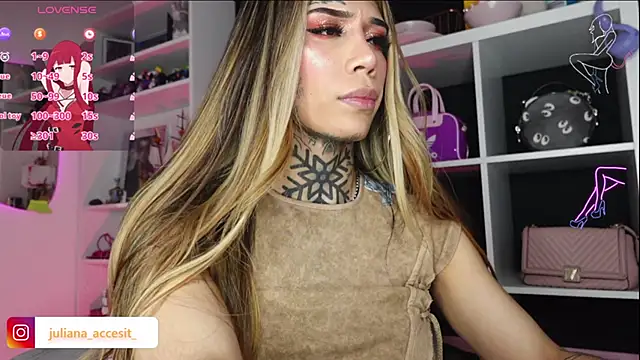 caroline cossei online show from 02/08/25, 06:22