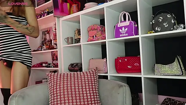 caroline cossei online show from 03/09/25, 02:07